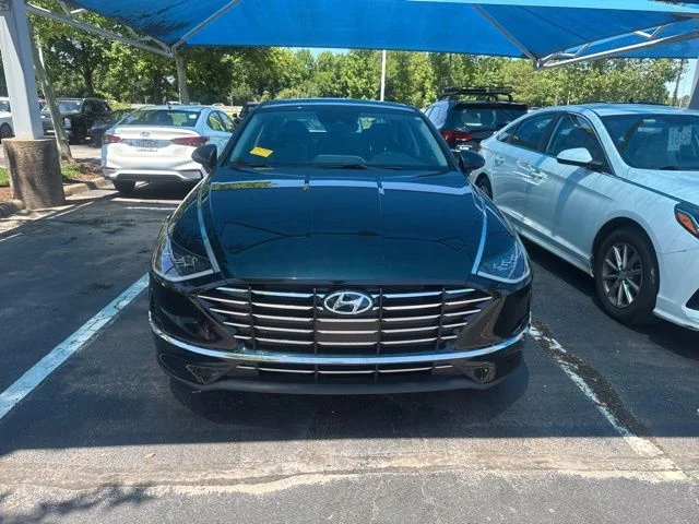 Used 2023 Onyx Black Hyundai SE image 3
