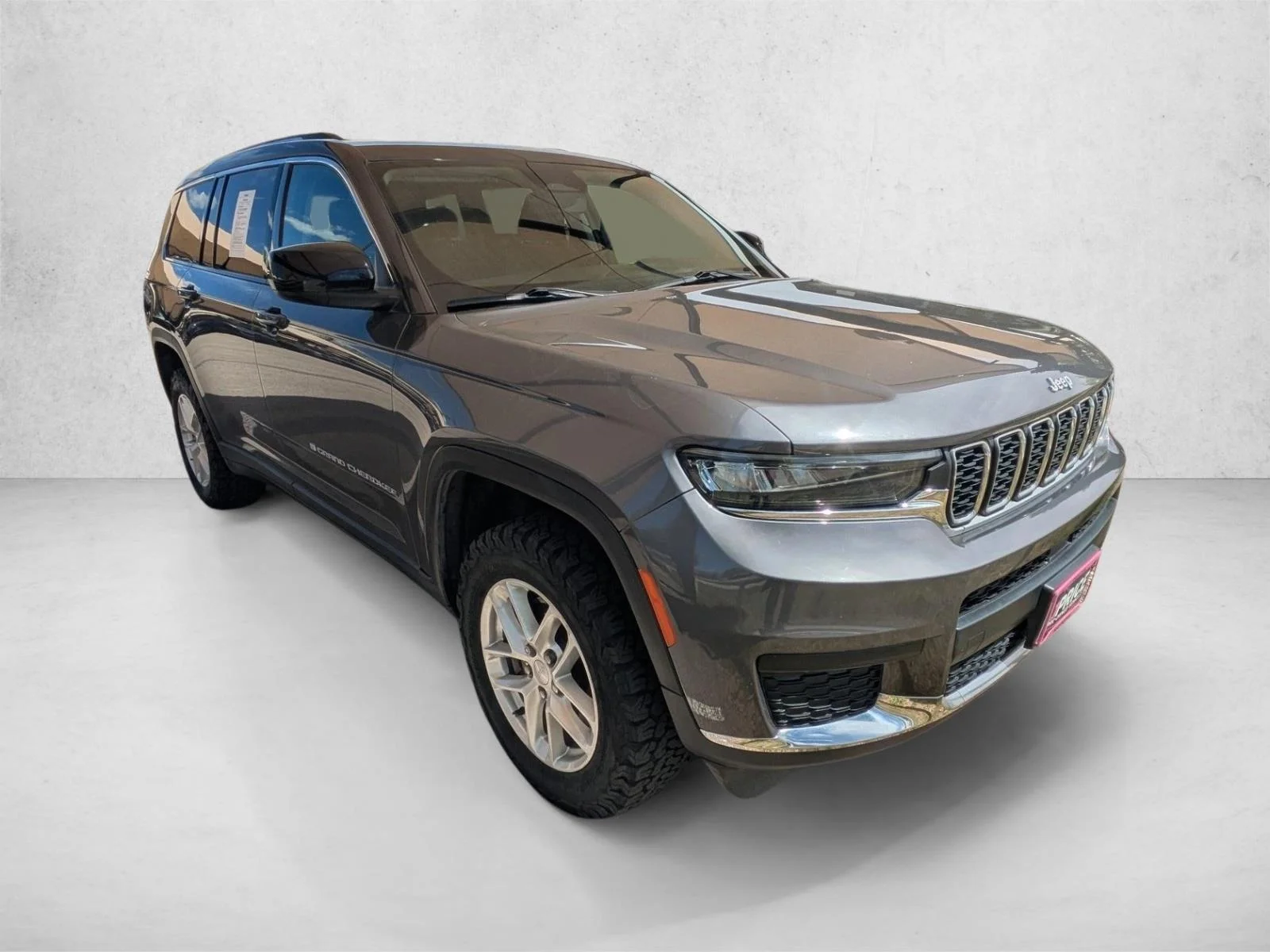 Used 2023 Baltic Gray Metallic Clearcoat Jeep Laredo image 3