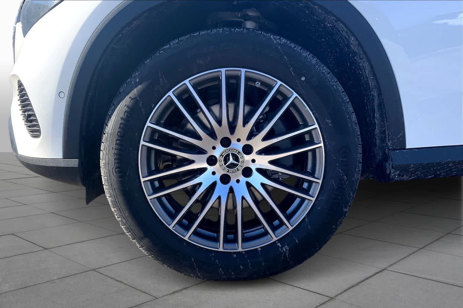 New 2026 Polar White Mercedes-Benz GLC 300 image 18