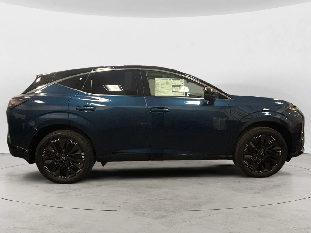 New 2026 Pearl Metallic Nissan Platinum image 6