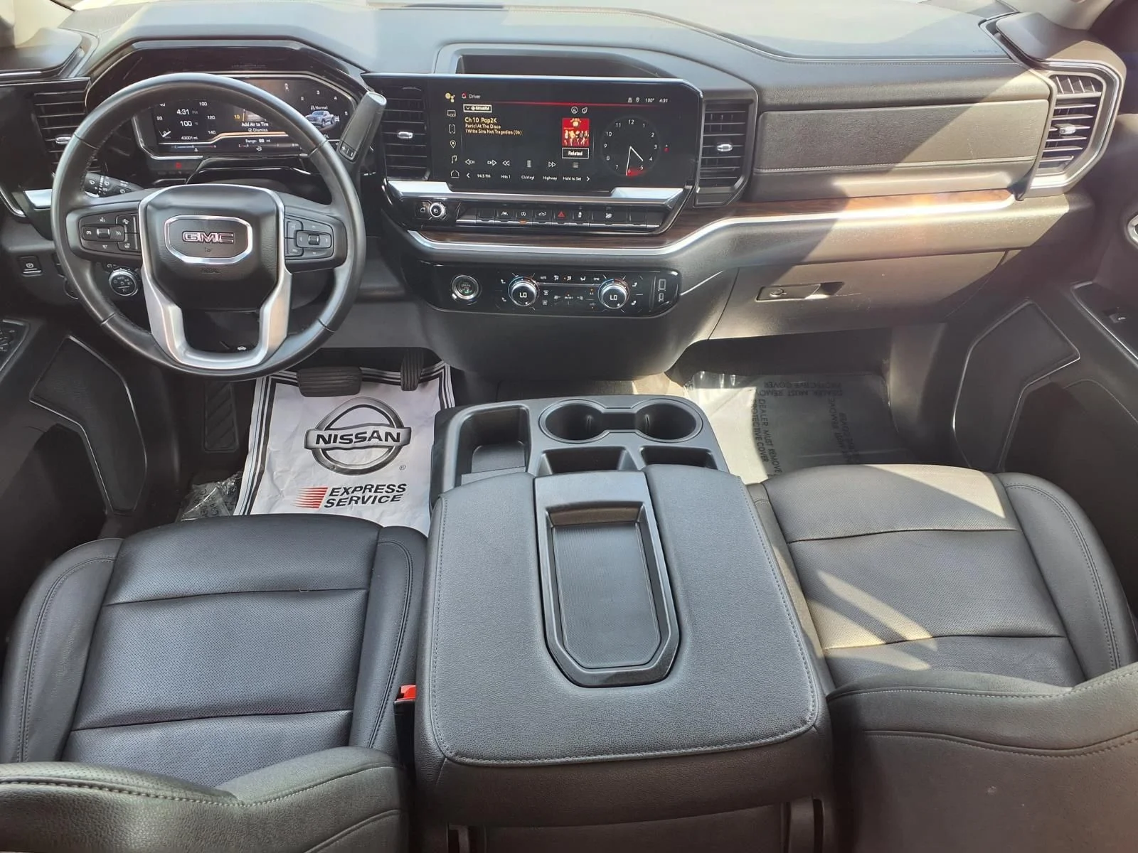 Used 2024 White GMC SLT image 11