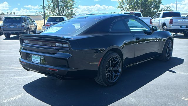 New 2026 Diamond Black Crystal Pearlcoat Dodge R/T image 3