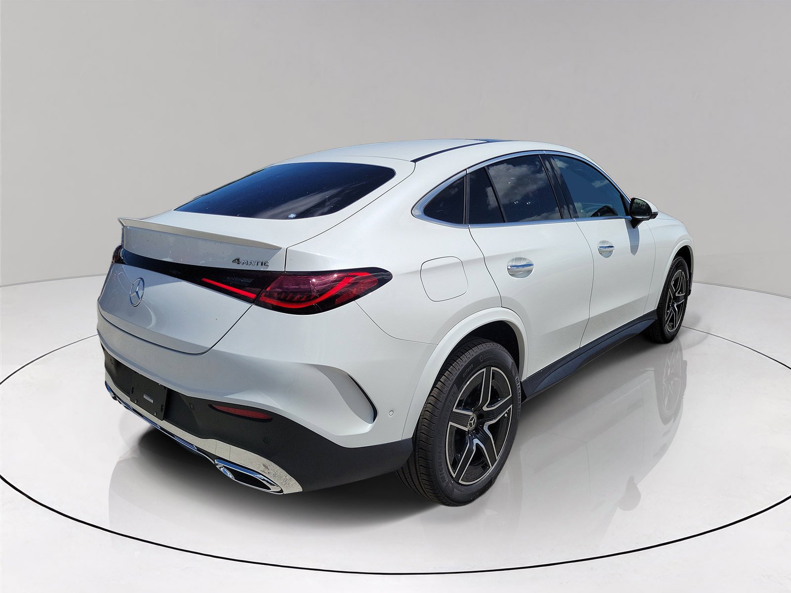 New 2027 MANUFAKTUR Moonlight White Metallic Mercedes-Benz GLC 300 image 36