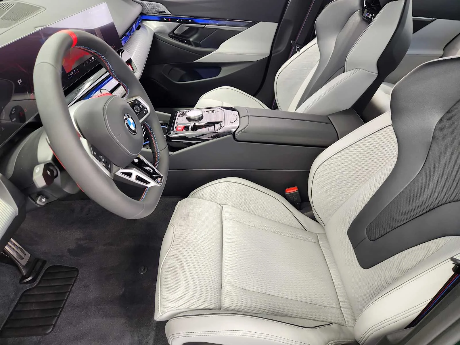 New 2027 Special Order Color BMW  image 4