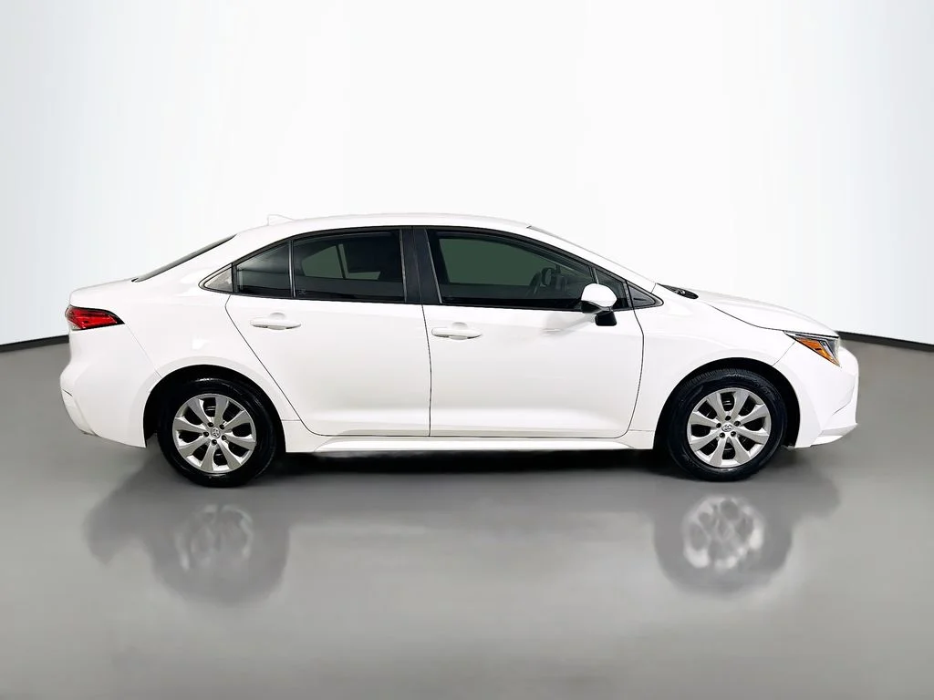Used 2022 White Toyota LE image 8