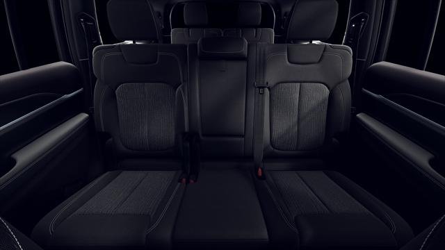 New 2026 Bright White Clear-Coat Exterior Paint Jeep Laredo X image 27