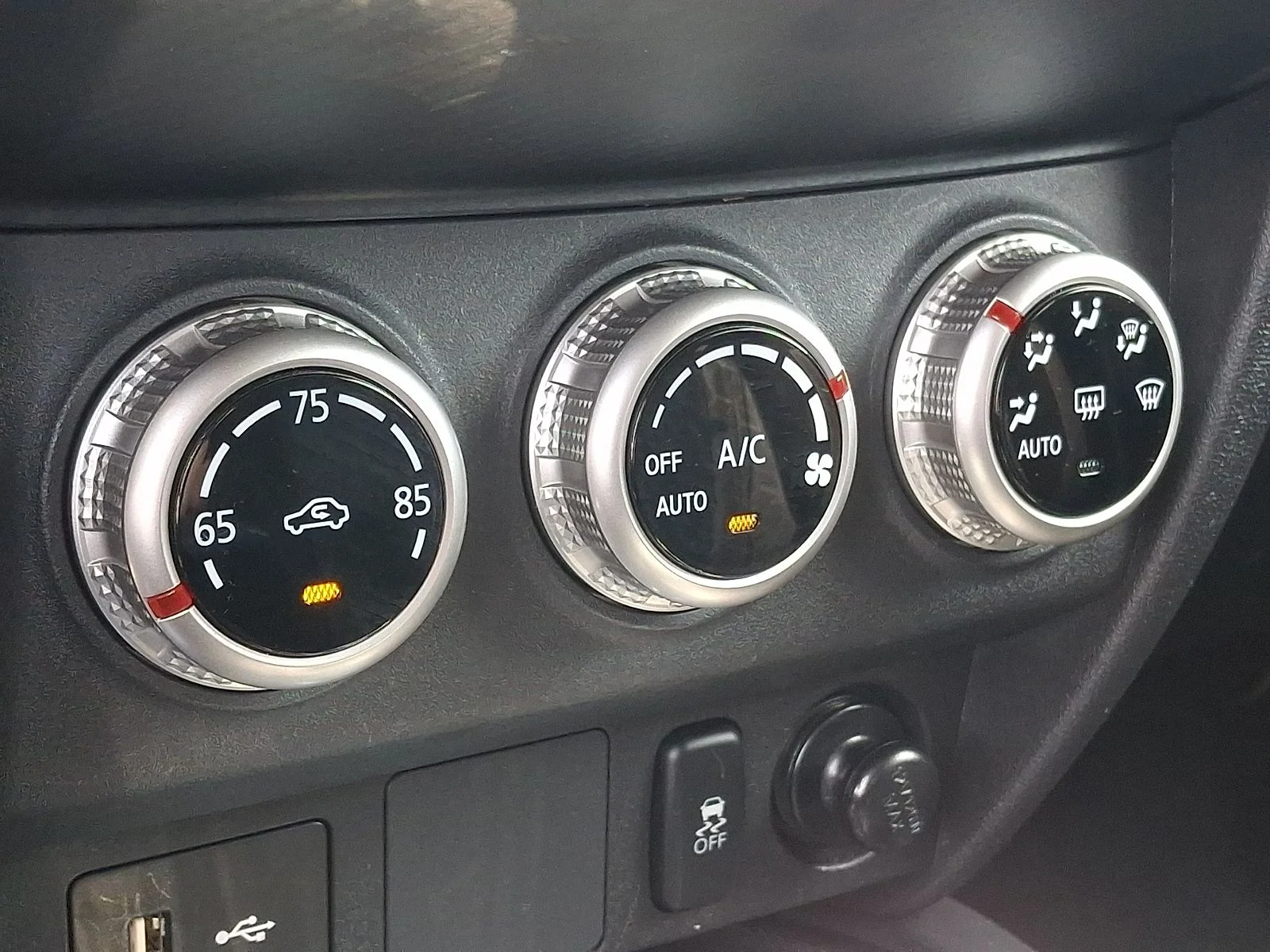 Used 2025 White Mitsubishi 2.0 ES image 15