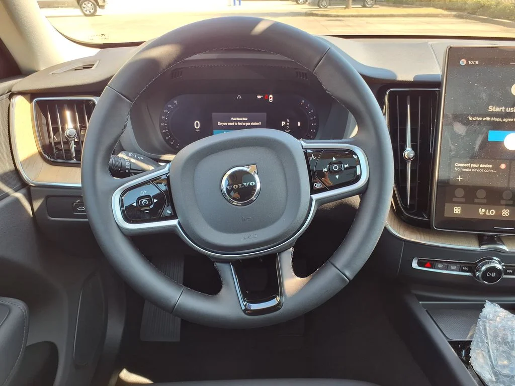 New 2026 Aurora Silver Volvo Plus image 22