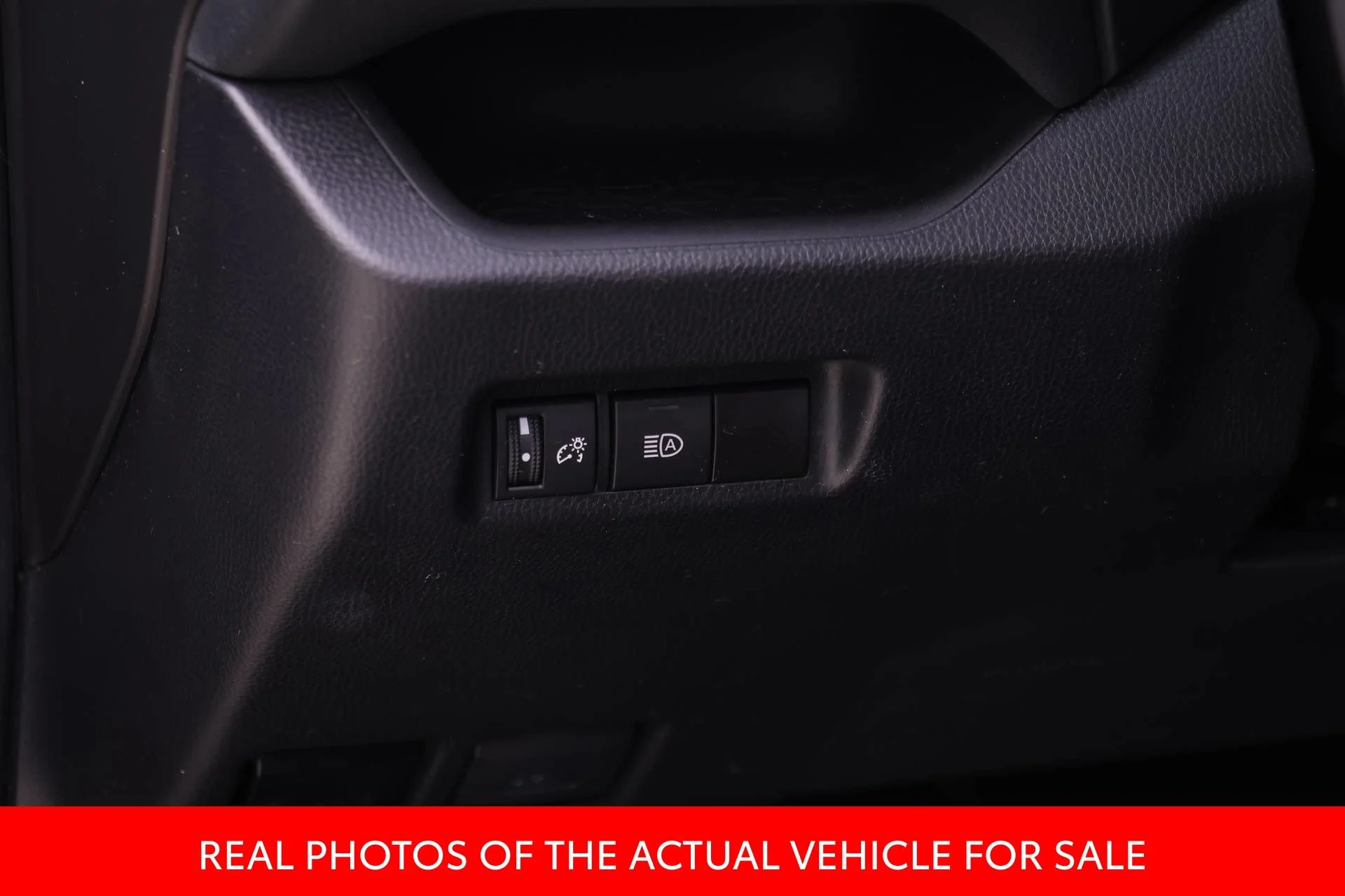 2024 Toyota RAV4 LE - Photo 15