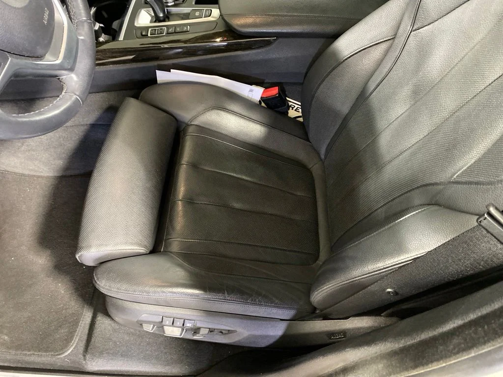 Used 2015  BMW xDrive35d image 9