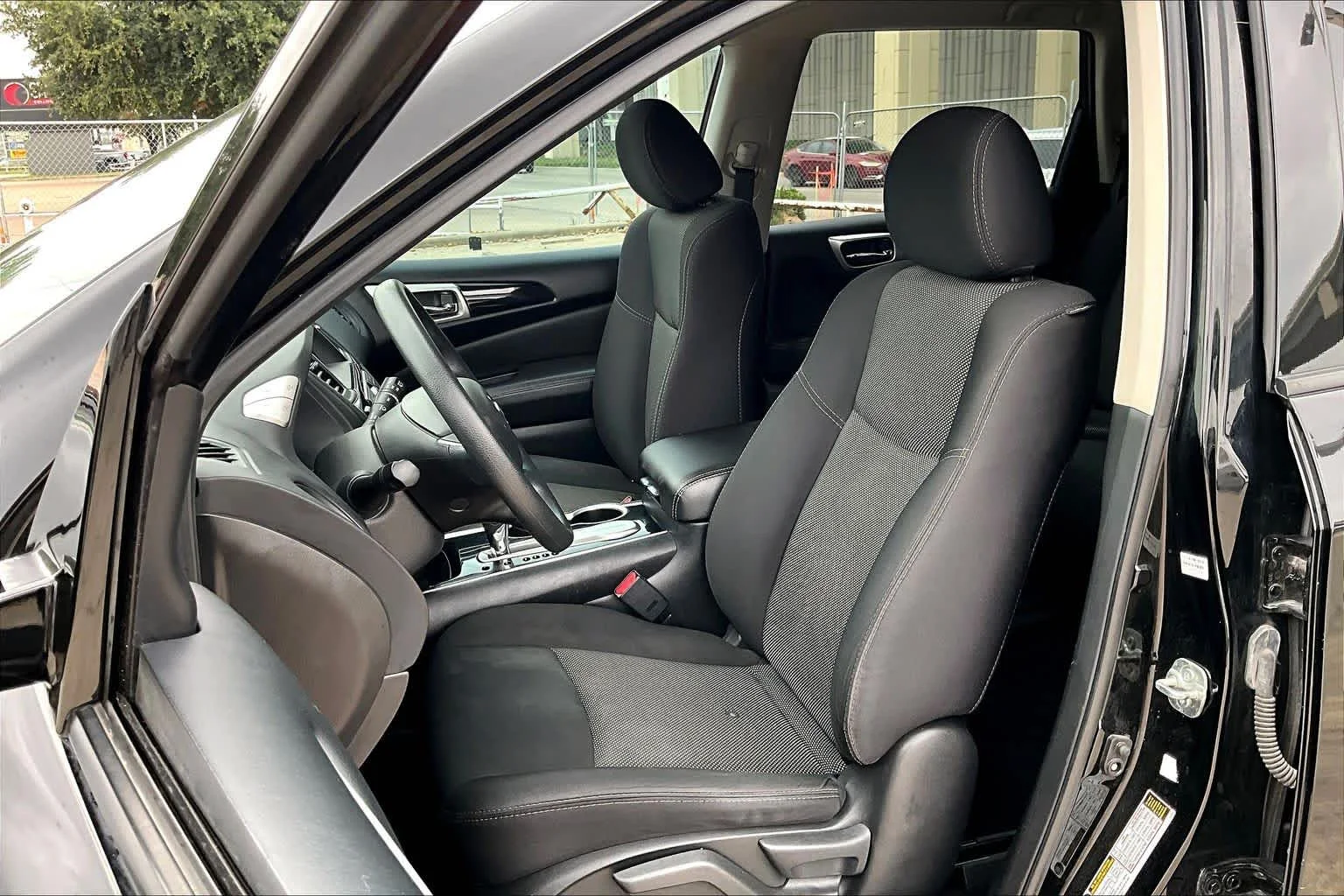Used 2020 Magnetic Black Pearl Nissan S image 8