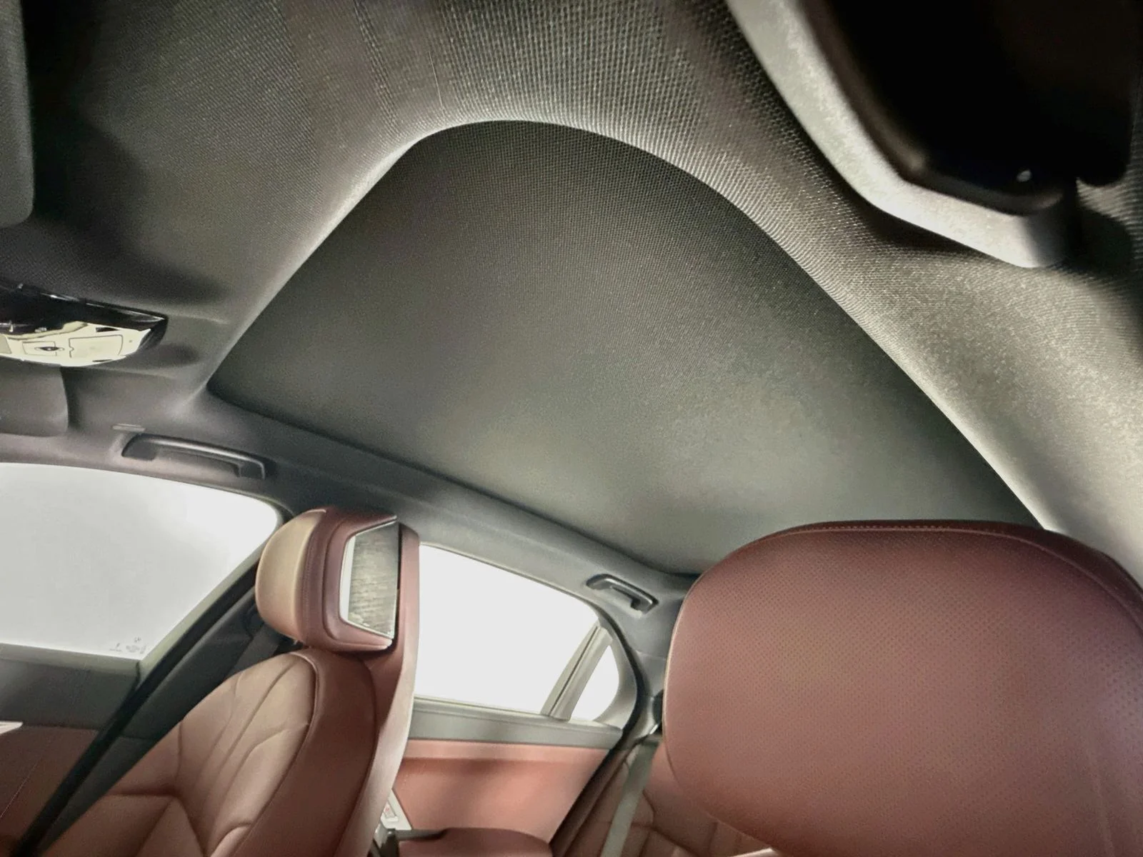 New 2026 Dravit Grey Metallic BMW 750e xDrive image 23