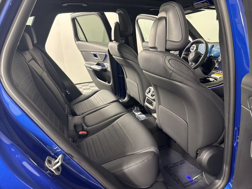 New 2026 Blue Mercedes-Benz GLC 300 image 18