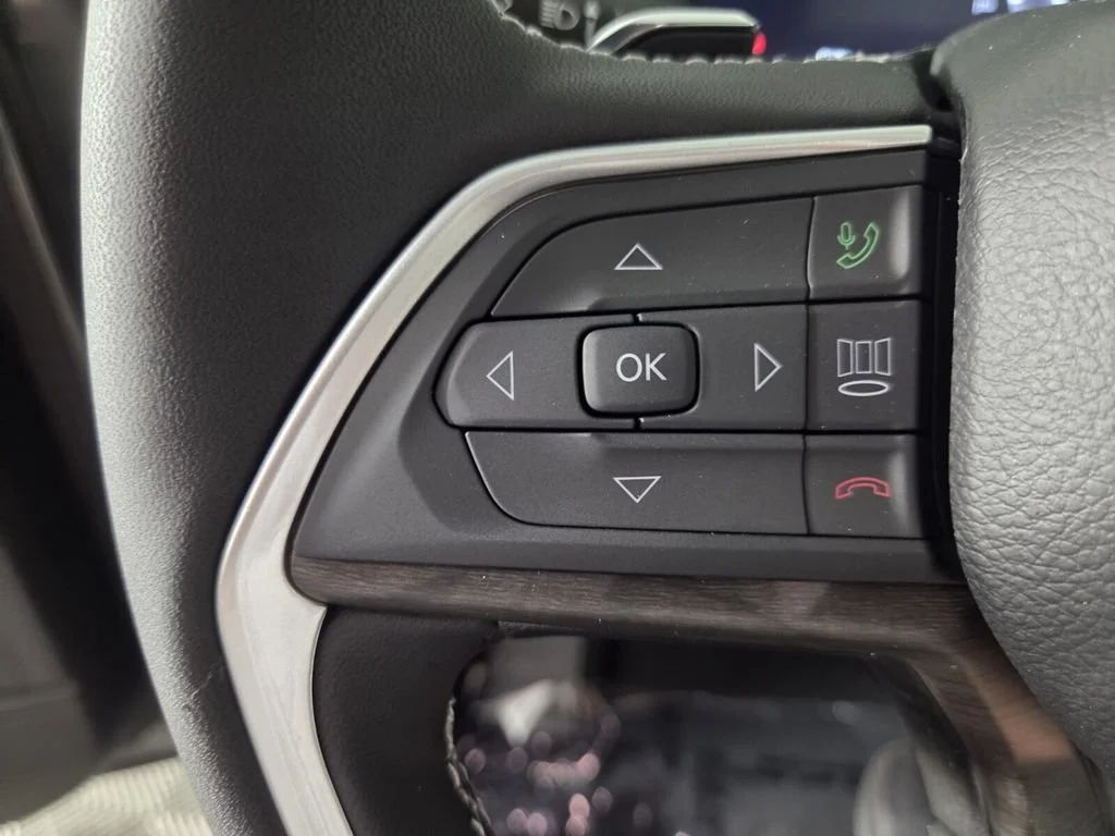 New 2027 Sting-Gray Clearcoat Jeep Laredo Altitude image 14