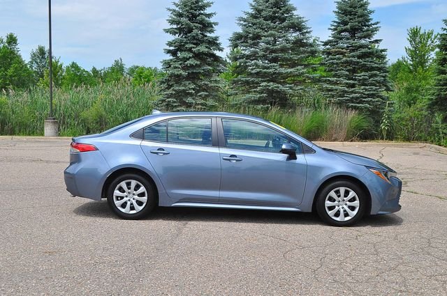Certified Used 2024  Toyota LE image 2