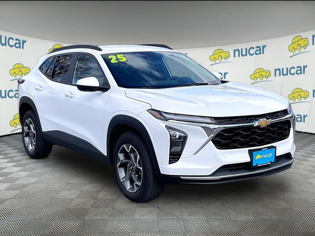 Used 2025 White Chevrolet LT image 1