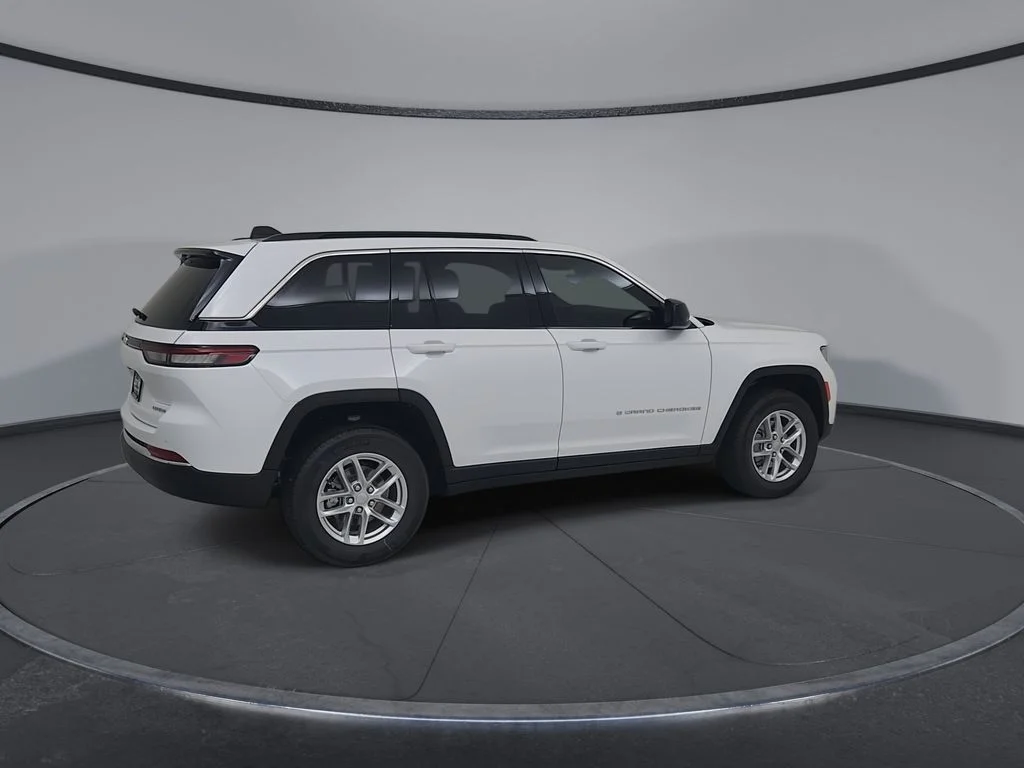 New 2026 Bright White Clearcoat Jeep Laredo X image 17