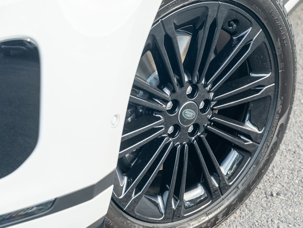 New 2026 White Land Rover S image 9