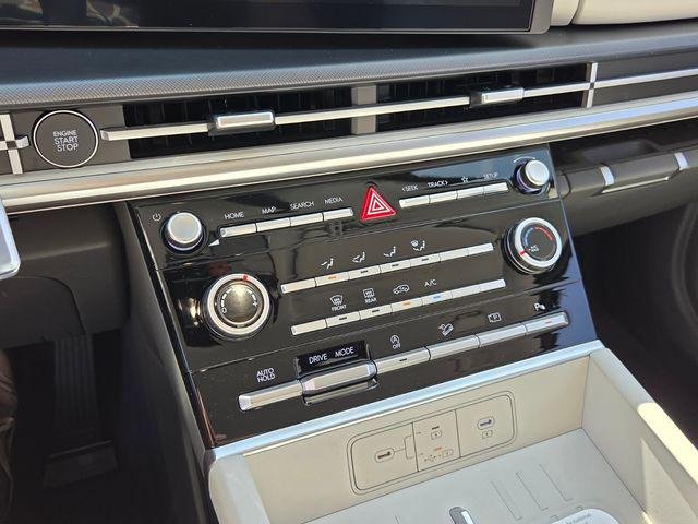 New 2027 White Hyundai SE FWD image 20