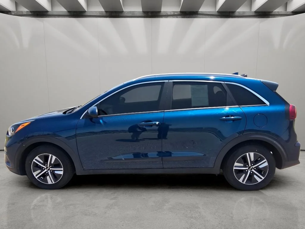 Used 2021 Deep Cerulean Kia LXS image 2