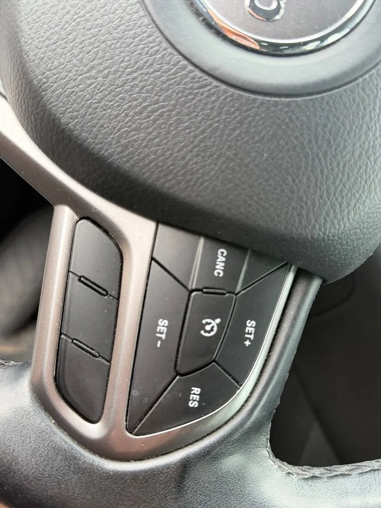 Used 2019 Gray Jeep Limited 4x4 image 27