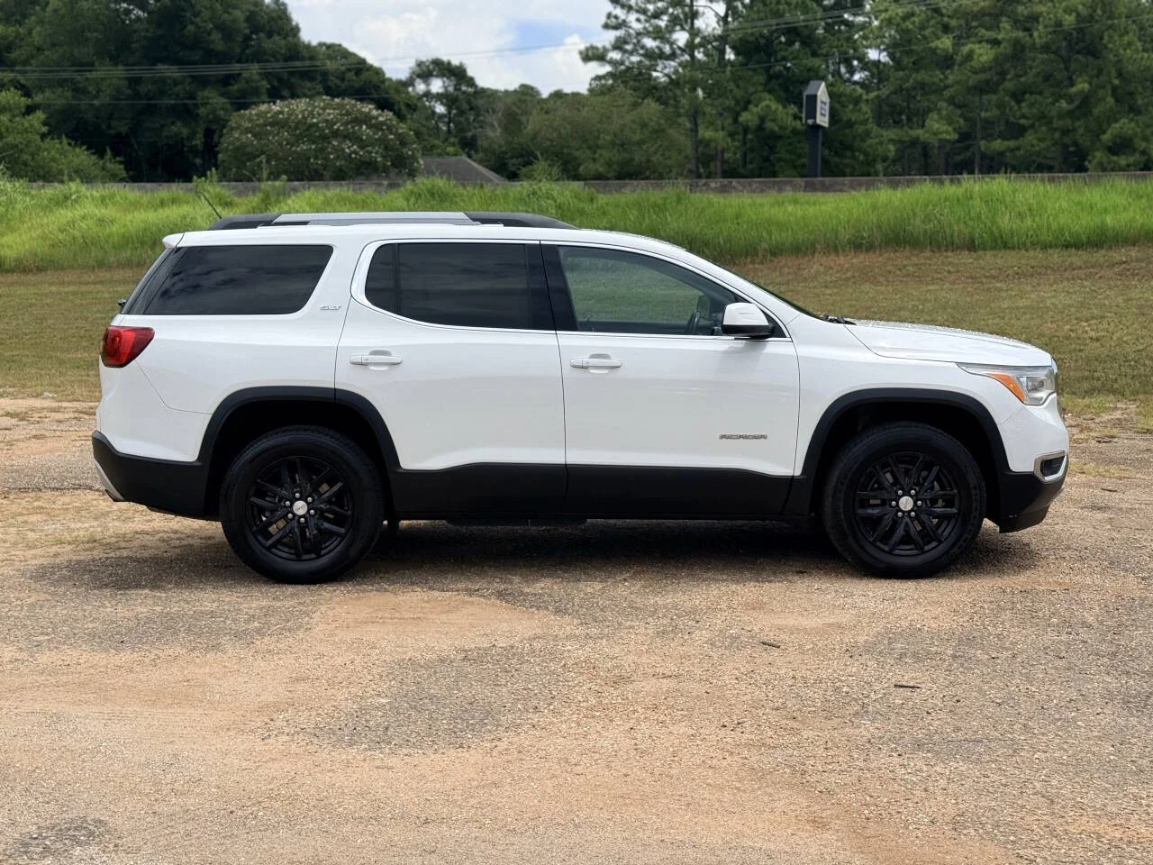 Used 2019 White GMC SLT 1 4dr SUV image 6