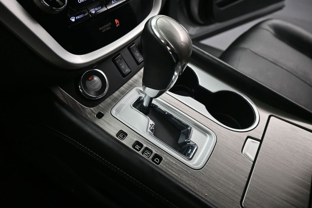 Used 2016 Silver Nissan SL image 15