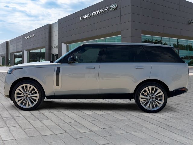 New 2027 Ethereal Frost Sliver Land Rover Autobiography image 2