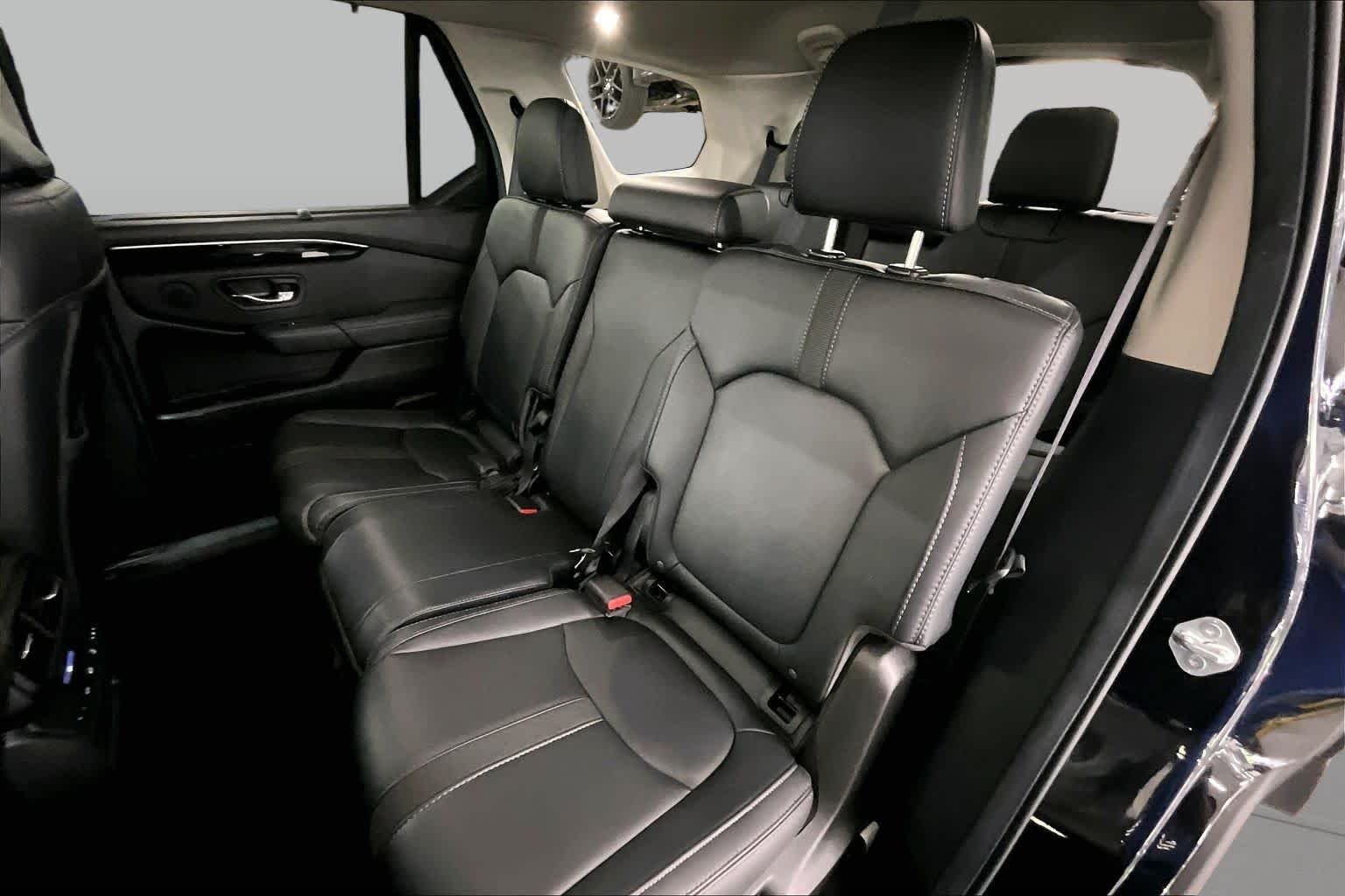 Used 2025 Crystal Black Pearl Honda EX-L image 18
