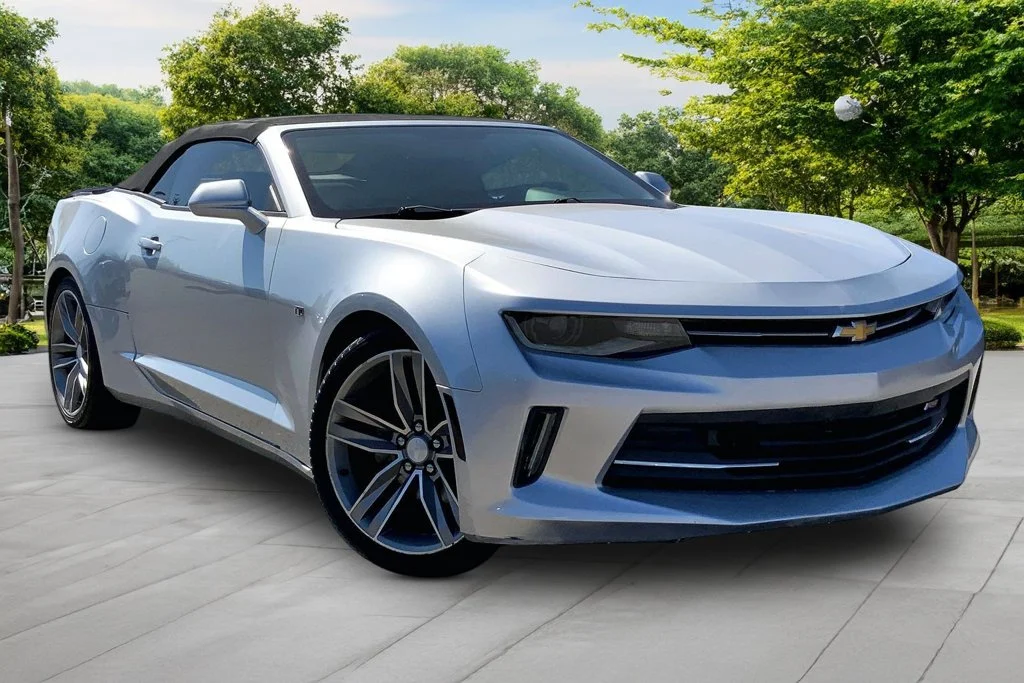 Used 2017 Silver Chevrolet 1LT image 3
