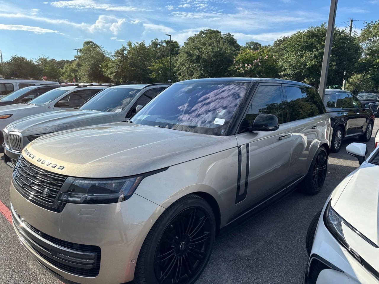 Used 2023 Gold Land Rover SE image 6