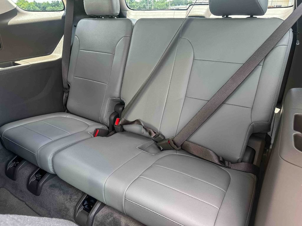 Certified Used 2021 SILVER ICE METALLIC Chevrolet Premier image 21