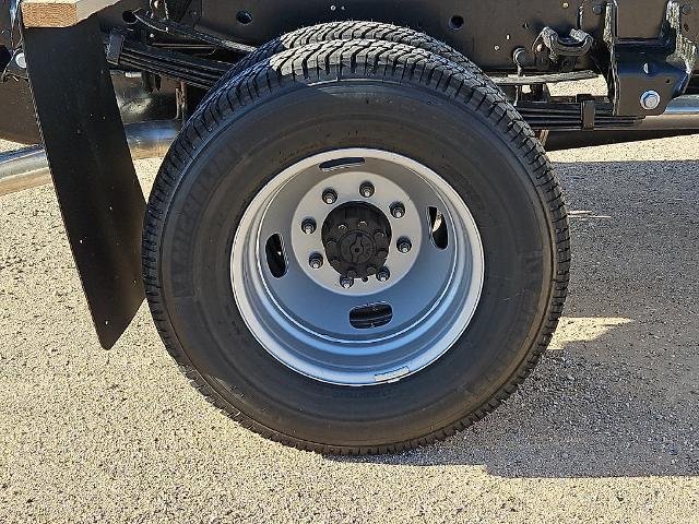 New 2027 Oxford White Ford F-350® XL image 38