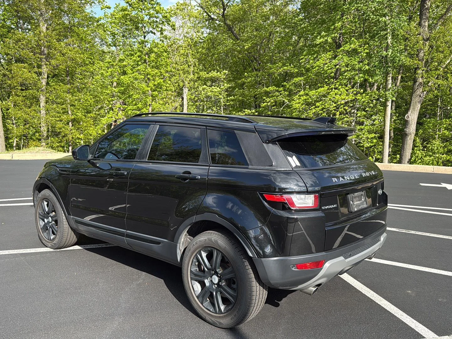 Used 2018 Narvik Black Land Rover SE Premium image 3