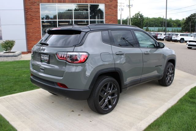 New 2026 Sting-Gray Clearcoat Jeep Limited image 30