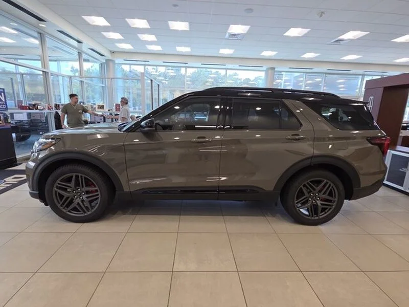 New 2026 Marsh Gray Ford ST image 2