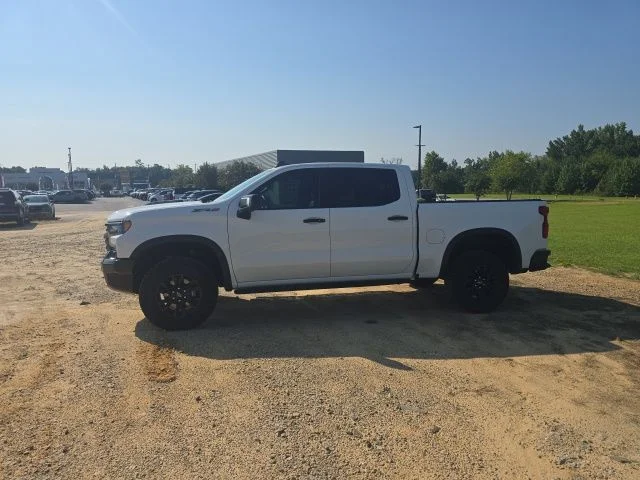 Used 2023 White Chevrolet ZR2 image 4