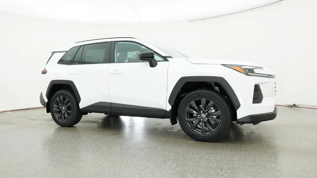 New 2026 Ice Cap Toyota XLE Premium image 11