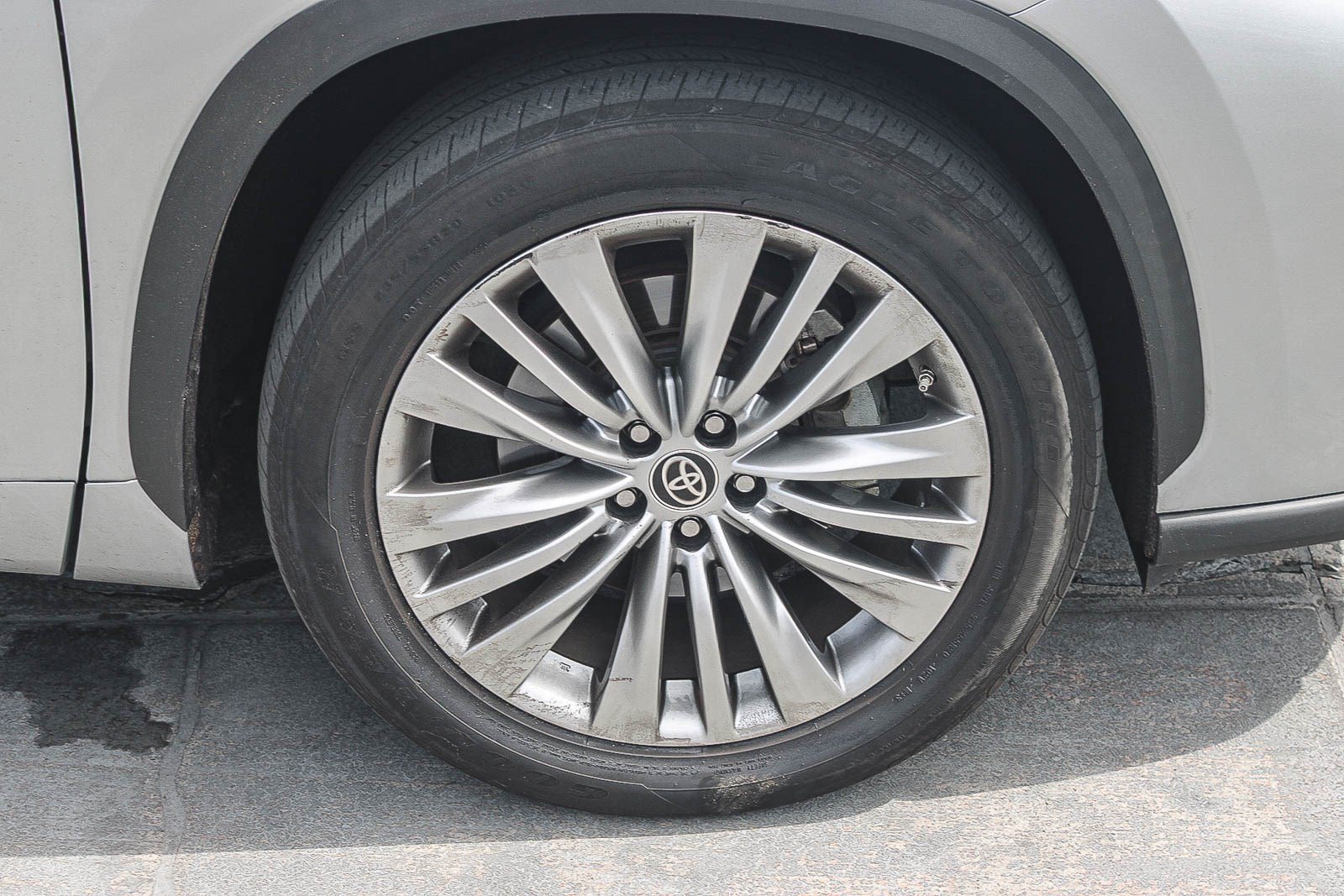 Used 2021 Celestial Silver Metallic Toyota Platinum image 16
