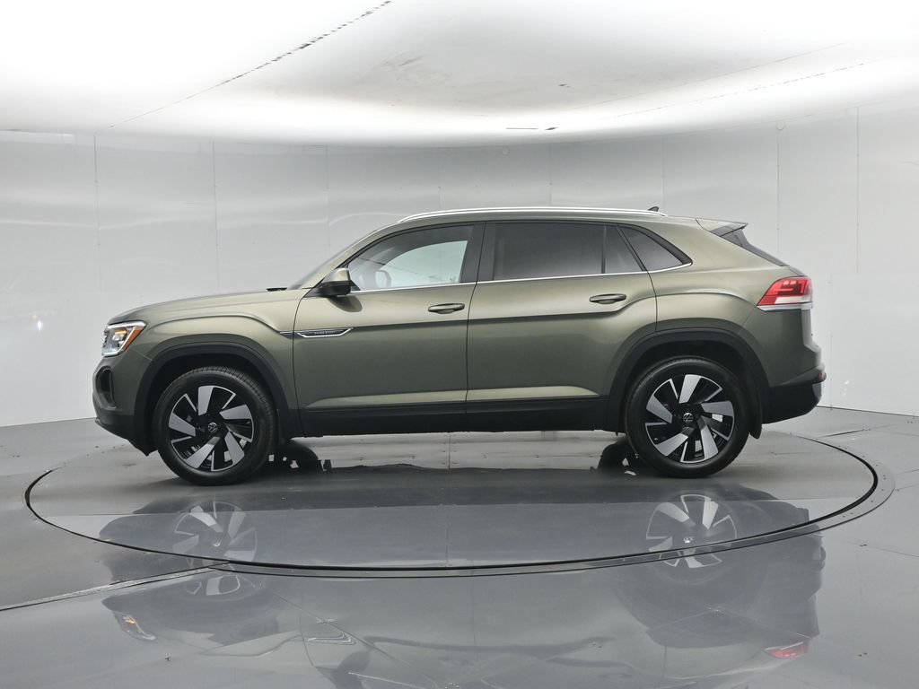 Used 2026 Green Volkswagen SE w/Technology image 31