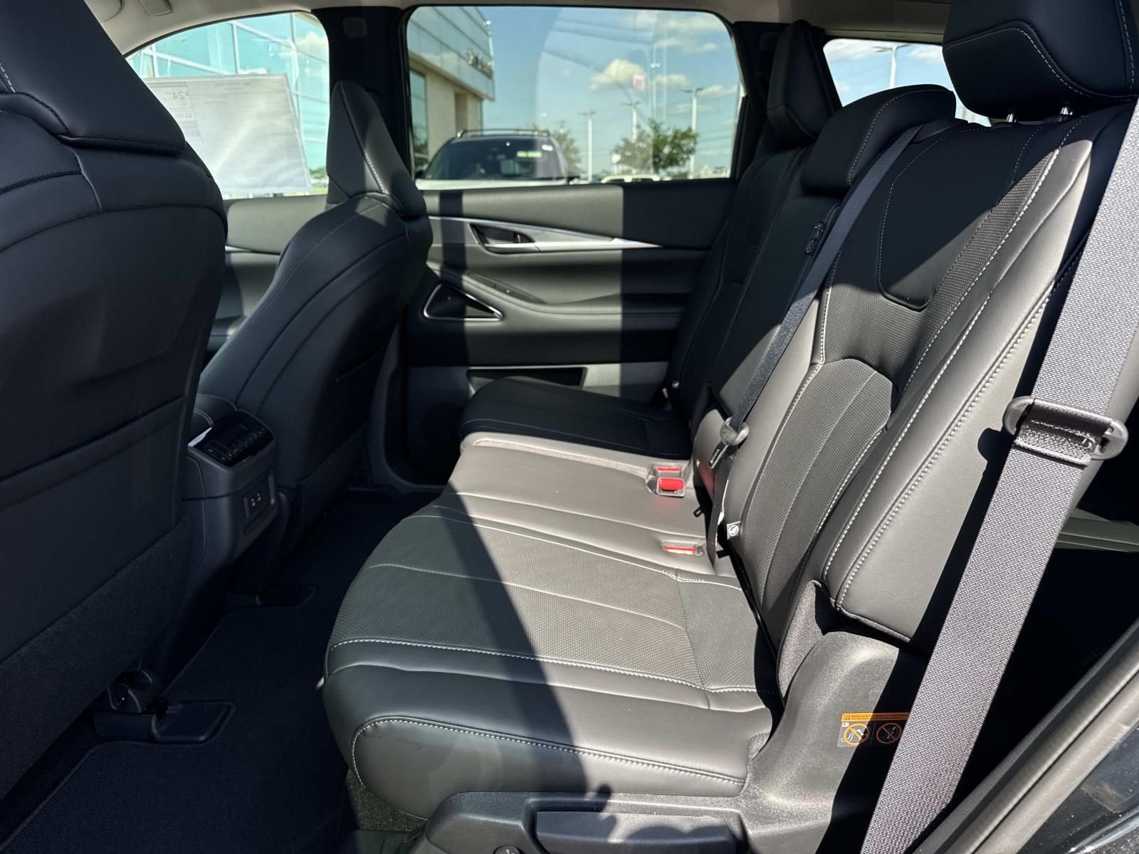 New 2027 MINERAL BLACK INFINITI Luxe AWD image 8