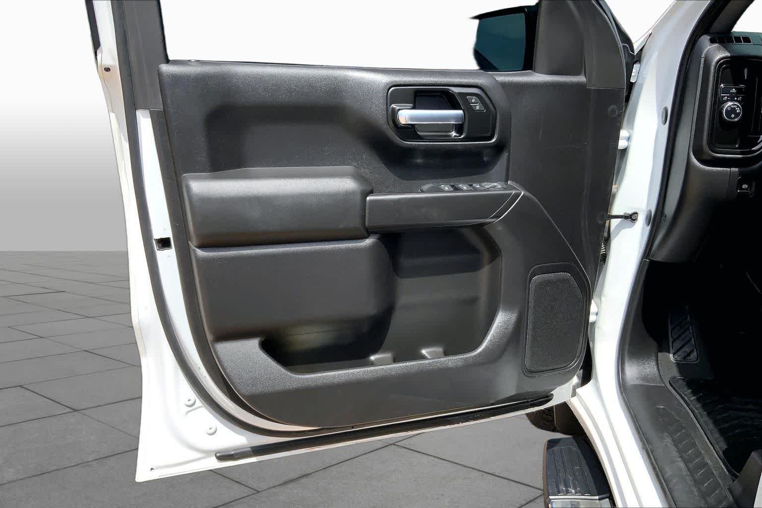 Used 2020 Summit White Chevrolet Custom image 20
