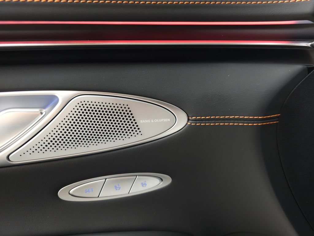 New 2026 White Genesis 2.5T SPORT PRESTIGE image 10