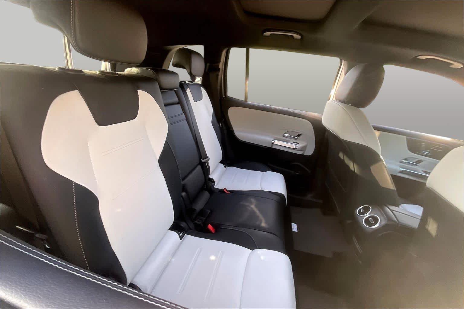 Used 2020 Mountain Grey Metallic Mercedes-Benz GLB 250 image 19