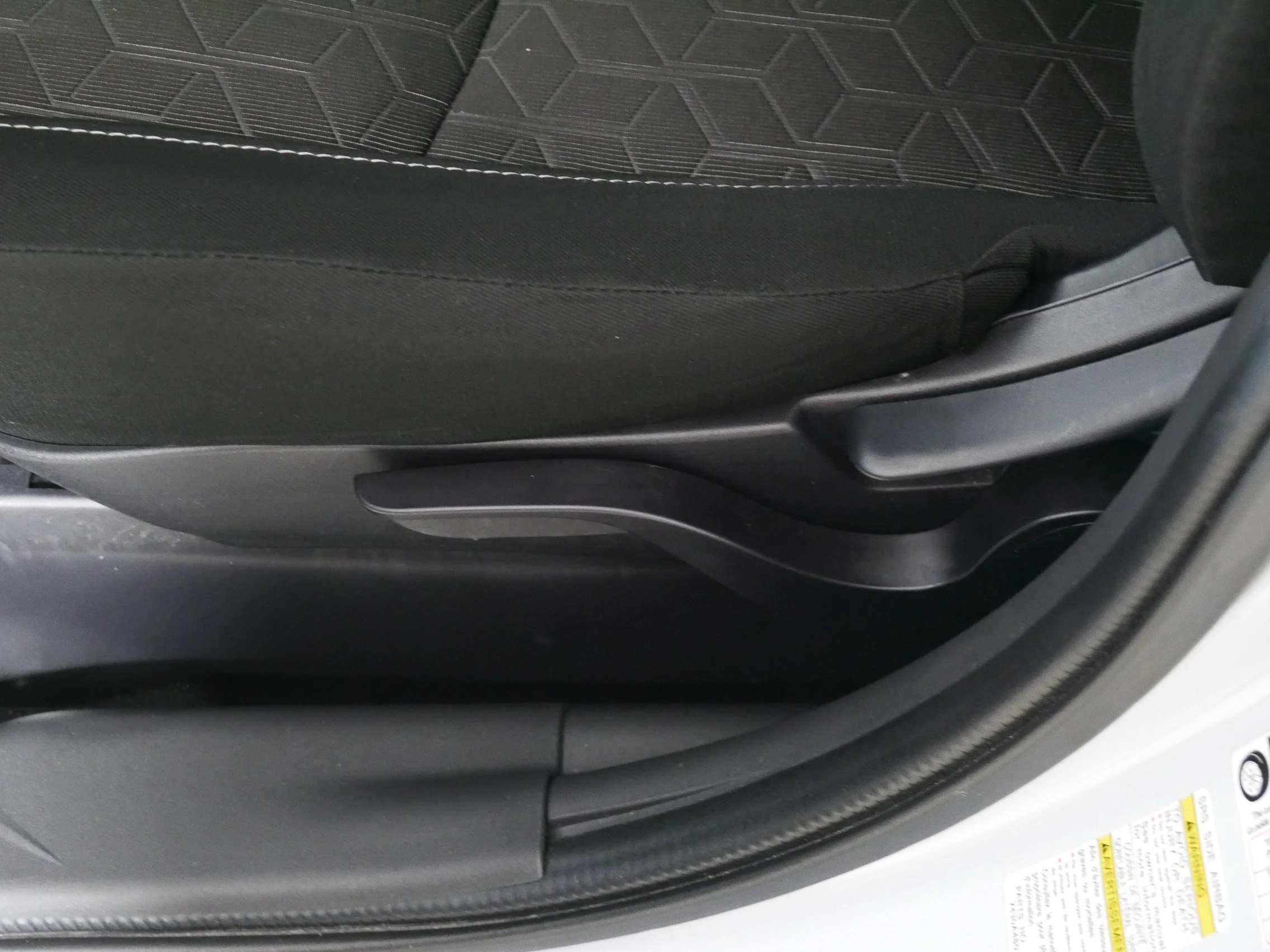 Used 2025 White Diamond Mitsubishi ES image 20