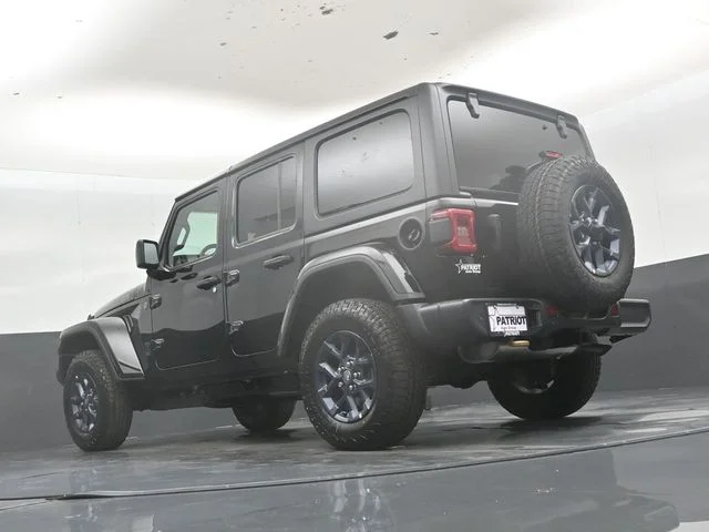 New 2026 Black Clear-Coat Exterior Paint Jeep 85th Anniversary Edition image 44