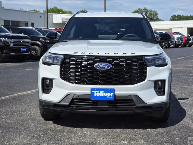 New 2026 Space White Metallic Ford ST-Line image 3