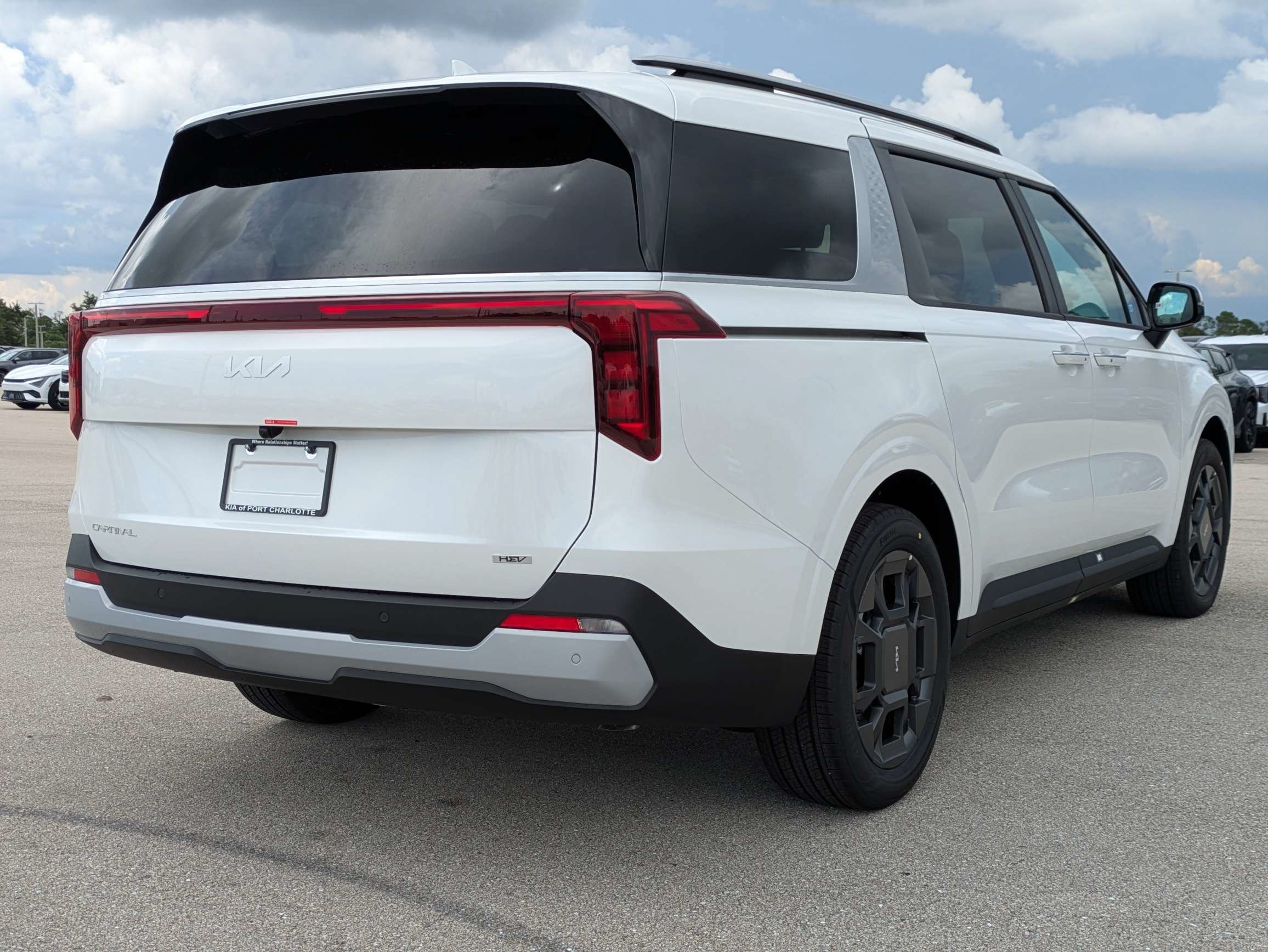 New 2026 Snow White Pearl Kia EX image 4