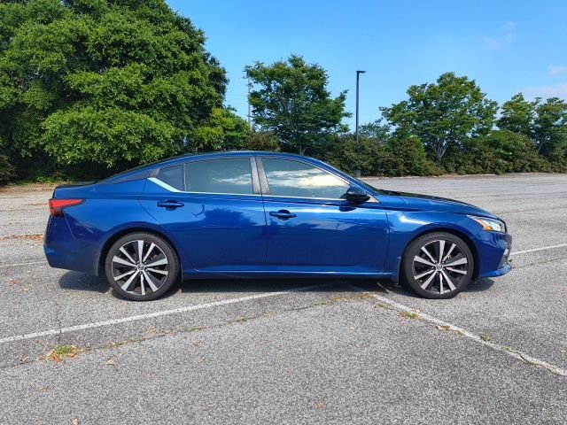 Used 2019 Blue Nissan 2.5 SR image 10