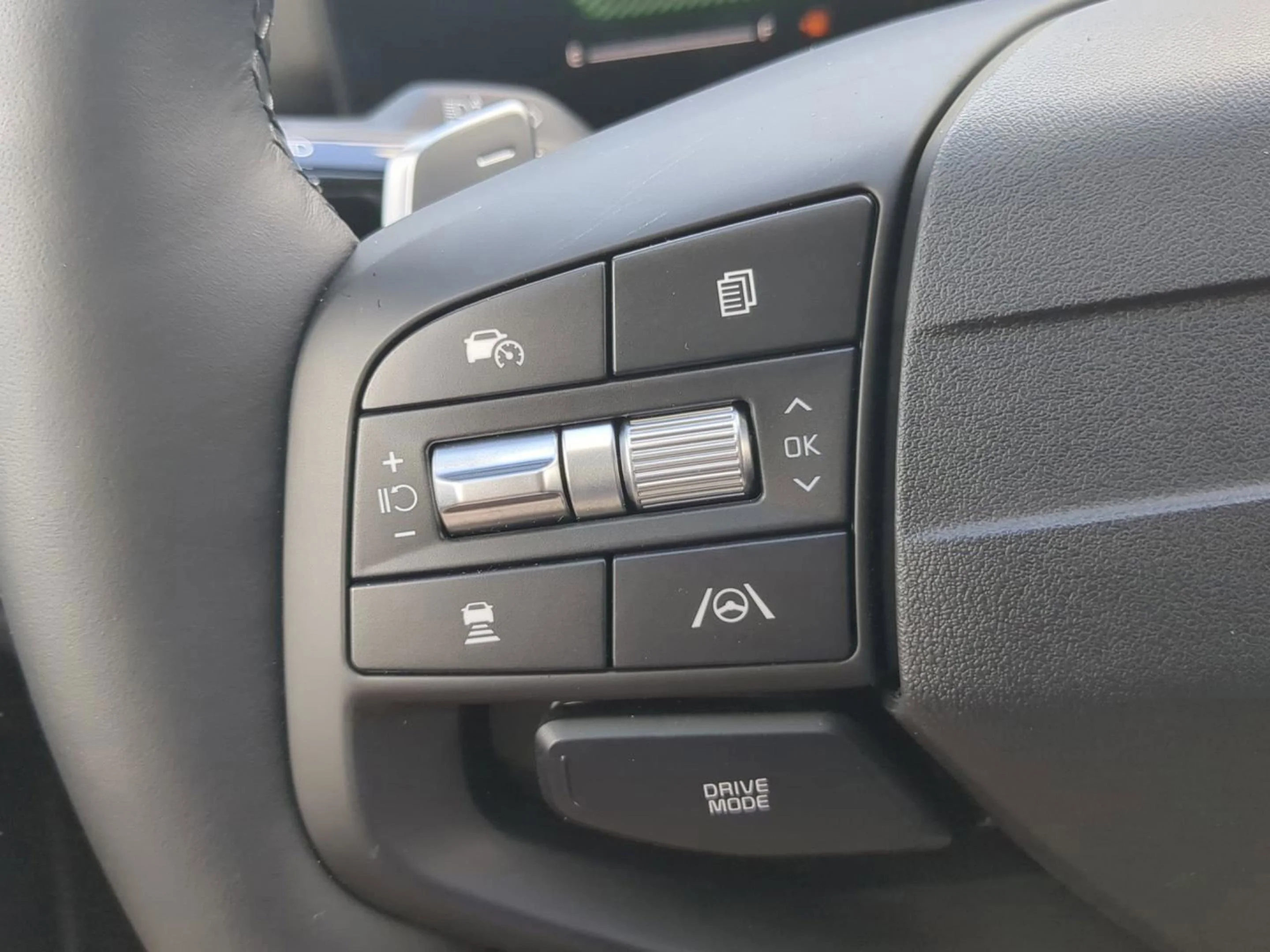 New 2026 Fusion Black Kia LX image 24